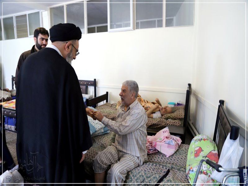 دیدار امام جمعه تبریز از خانه سالمندان