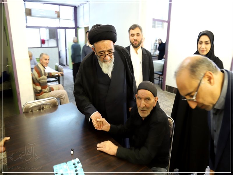 دیدار امام جمعه تبریز از خانه سالمندان