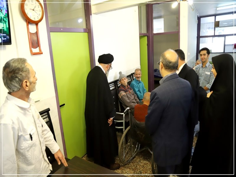 دیدار امام جمعه تبریز از خانه سالمندان