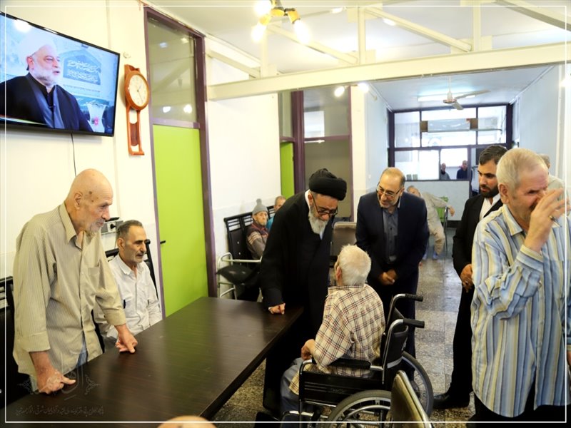 دیدار امام جمعه تبریز از خانه سالمندان