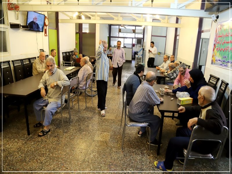 دیدار امام جمعه تبریز از خانه سالمندان