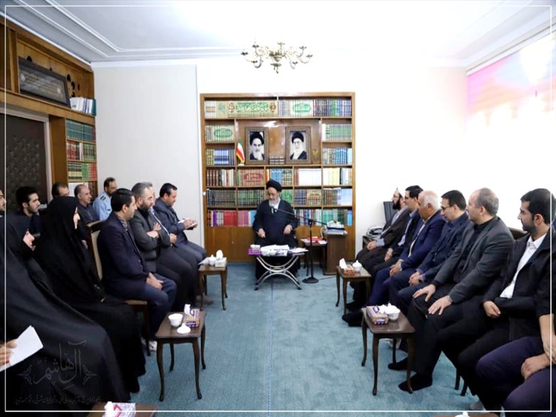 دیدار اعضای خانه نخبگان با امام جمعه تبریز