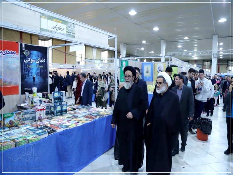 بازدید نماینده ولی فقیه در استان از نمایشگاه بین‌المللی کتاب تبریز