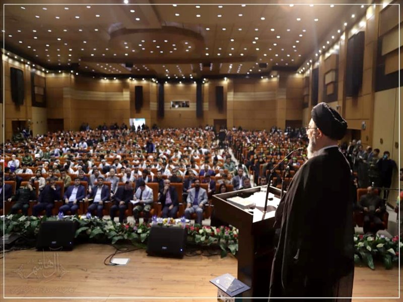 همایش طلایه داران گام دوم انقلاب واحدهای پیشگام بسیج دانش آموزی استان