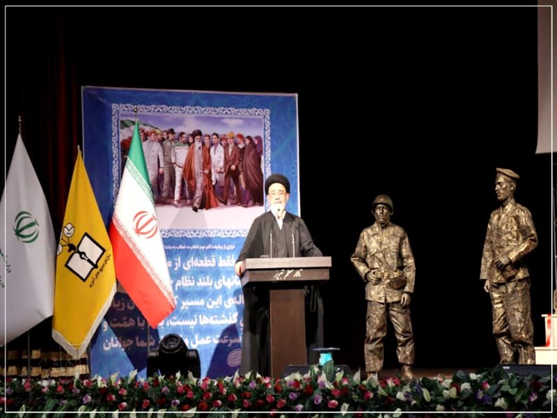 همایش طلایه داران گام دوم انقلاب واحدهای پیشگام بسیج دانش آموزی استان