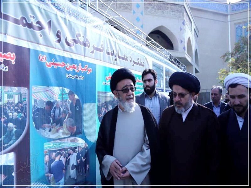 برپایی نمایشگاه دهه وقف در محوطه مصلای تبریز