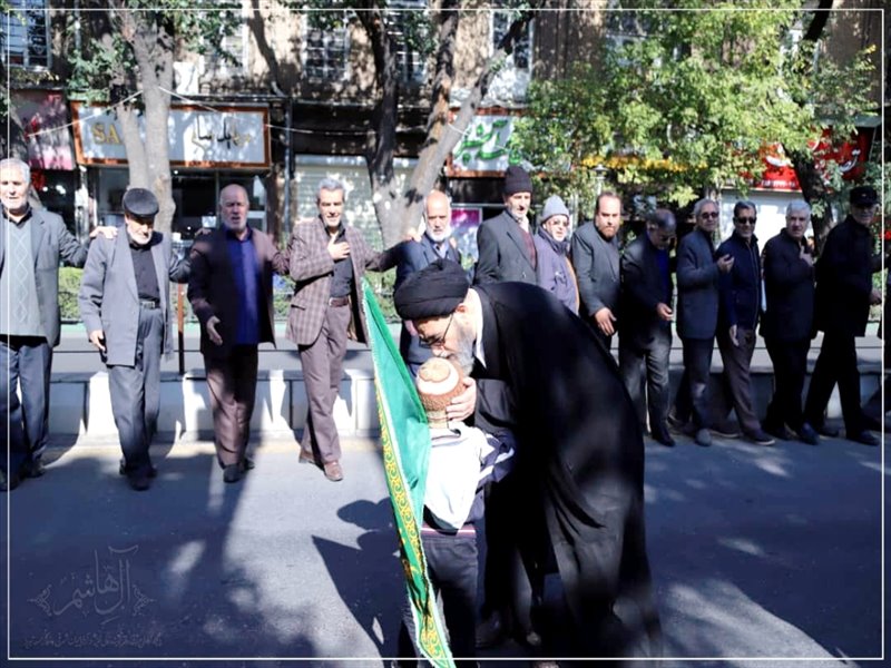 مراسم عزاداری و سینه زنی مردم تبریز به مناسبت شهادت حضرت امام حسن عسکری (ع)