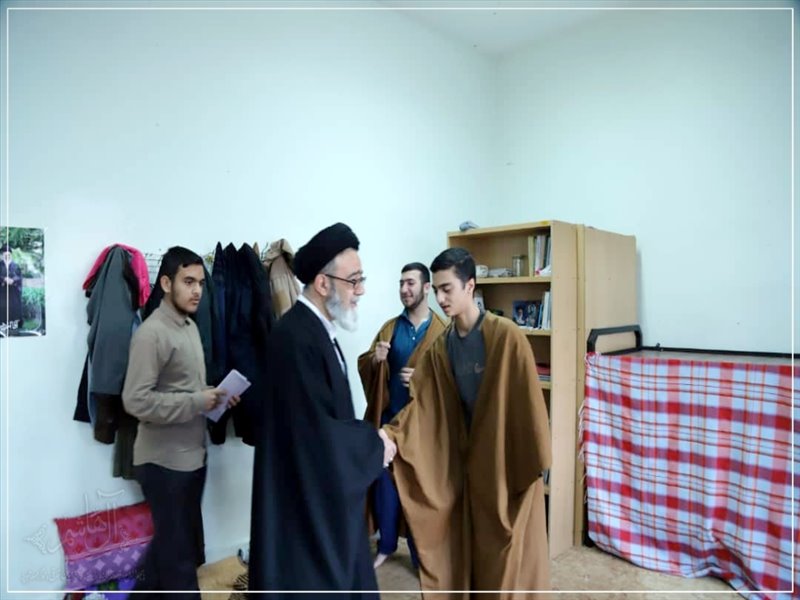 بازدید رئیس شورای عالی مدیریت حوزه علمیه استان از مدرسه علوم دینی امیرالمومنین(ع) تبریز