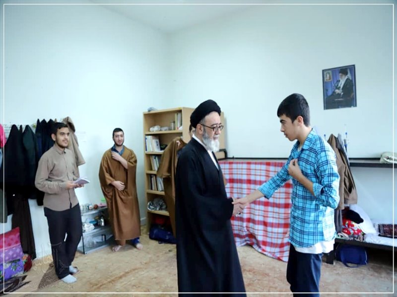 بازدید رئیس شورای عالی مدیریت حوزه علمیه استان از مدرسه علوم دینی امیرالمومنین(ع) تبریز