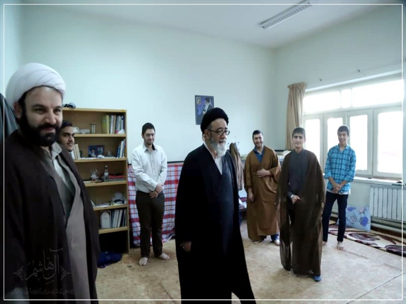 بازدید رئیس شورای عالی مدیریت حوزه علمیه استان از مدرسه علوم دینی امیرالمومنین(ع) تبریز