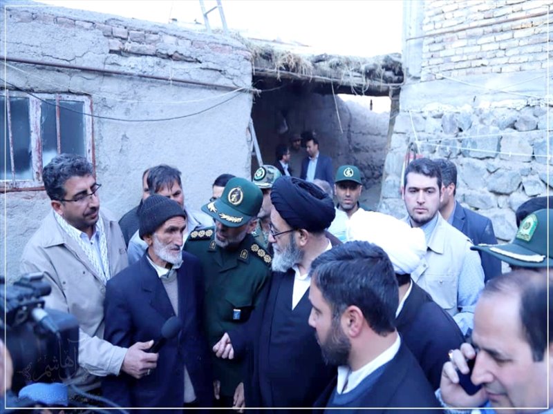 حضور حجت الاسلام والمسلمین آل هاشم در روستاهای زلزله زده سراب