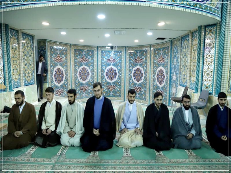 عمامه گذاری طلاب در نماز جمعه تبریز