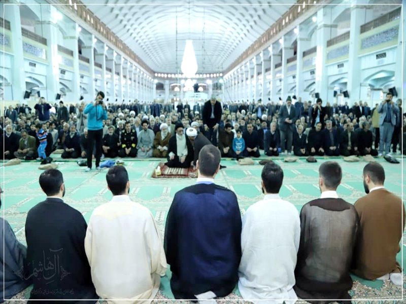 عمامه گذاری طلاب در نماز جمعه تبریز