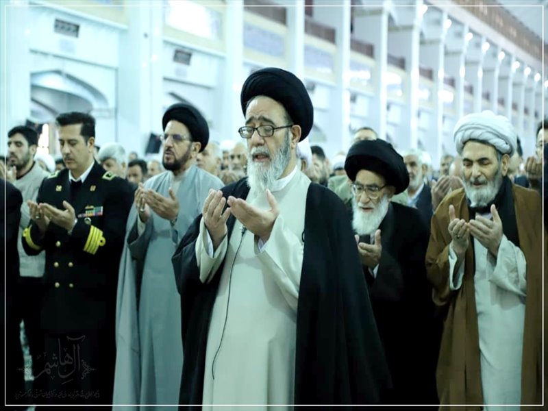 عمامه گذاری طلاب در نماز جمعه تبریز