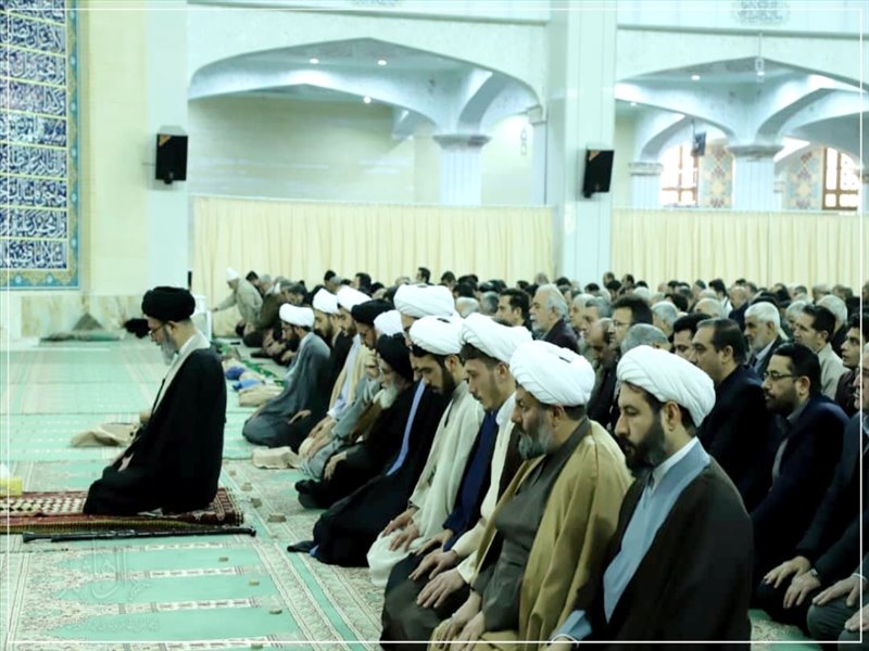 عمامه گذاری طلاب در نماز جمعه تبریز