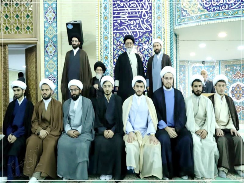 عمامه گذاری طلاب در نماز جمعه تبریز