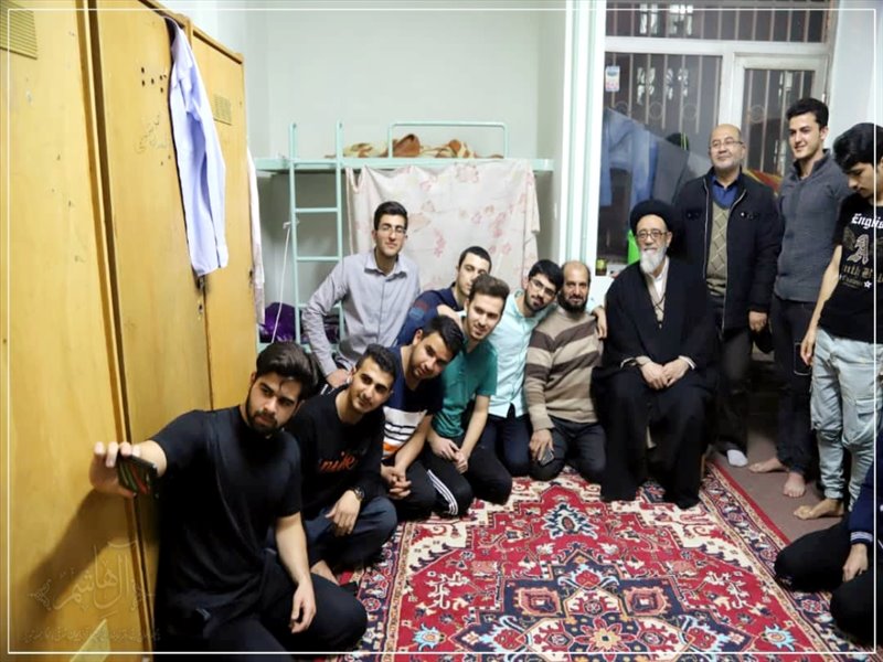حضور امام جمعه تبریز در خوابگاه دانشجویان