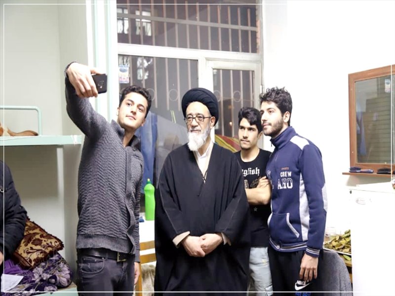 حضور امام جمعه تبریز در خوابگاه دانشجویان