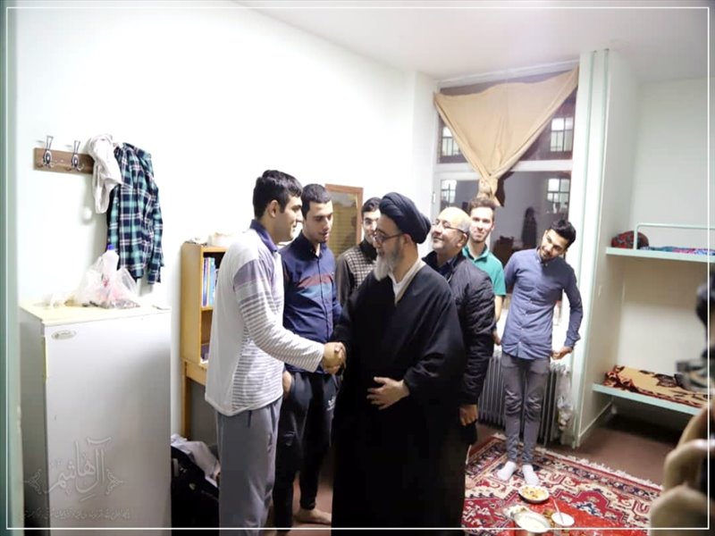 حضور امام جمعه تبریز در خوابگاه دانشجویان