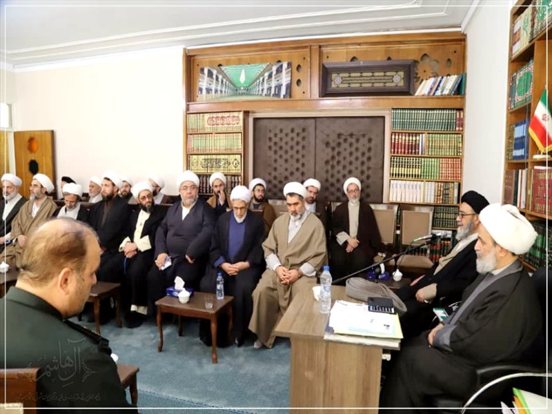 نشست روحانیون با حجت الاسلام والمسلمین پناهیان