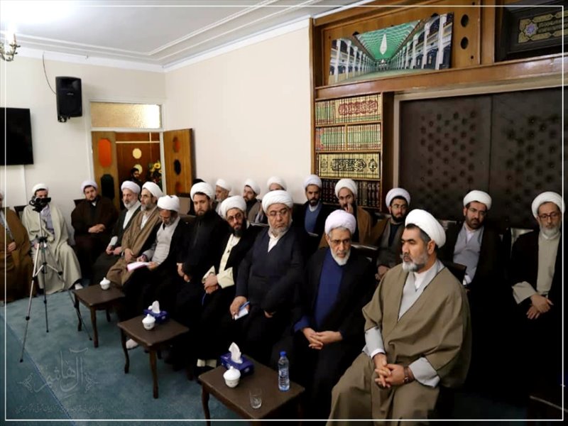 نشست روحانیون با حجت الاسلام والمسلمین پناهیان
