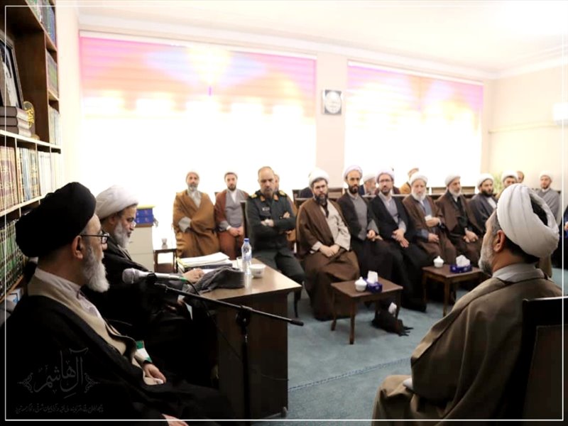 نشست روحانیون با حجت الاسلام والمسلمین پناهیان