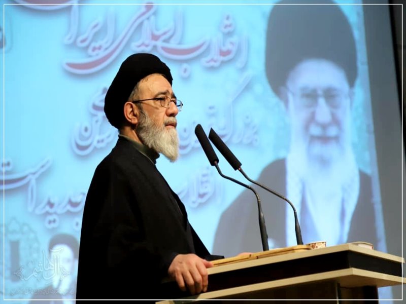 با حضور نماینده ولی فقیه زنگ انقلاب در تبریز نواخته شد