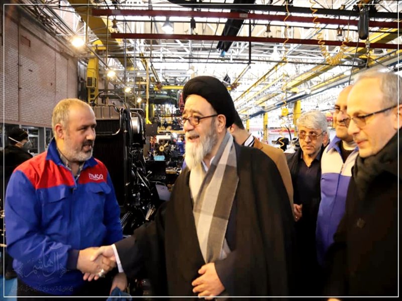 بازدید نماینده ولی فقیه از خطوط تولید گروه صنعتی تراکتورسازی تبریز