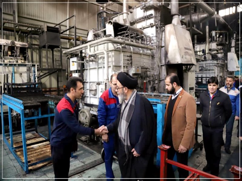 بازدید نماینده ولی فقیه از خطوط تولید گروه صنعتی تراکتورسازی تبریز