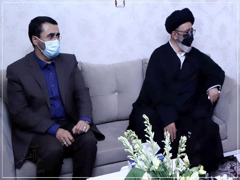 دیدار با خانواده نوجوان جانباخته خیابان طالقانی
