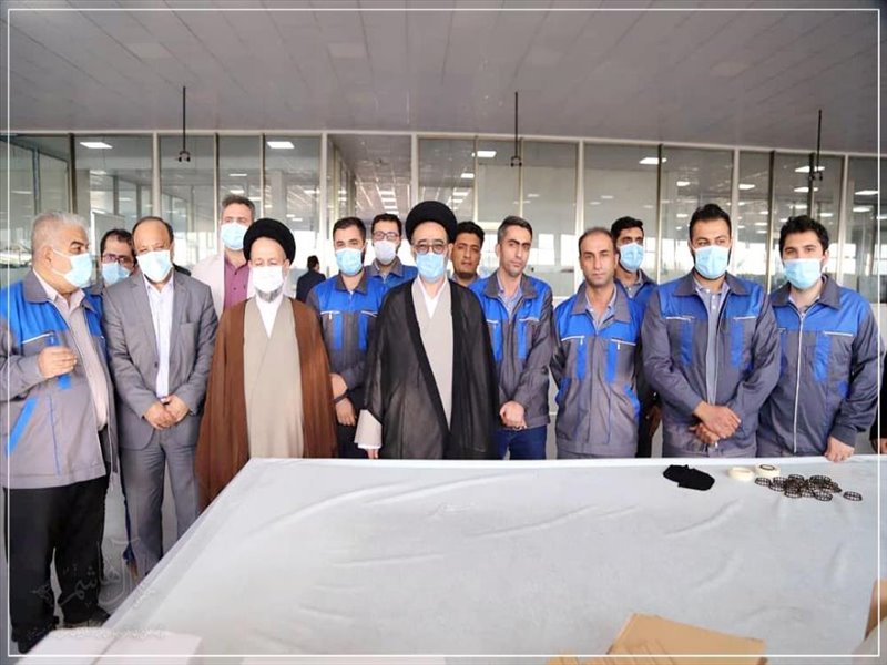 بازدید نماینده ولی فقیه در استان از واحدهای تولیدی شهرک صنعتی آخولا