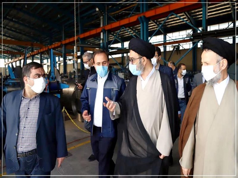 بازدید نماینده ولی فقیه در استان از واحدهای تولیدی شهرک صنعتی آخولا