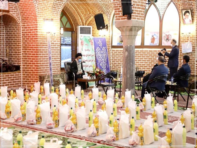 بازدید نماینده ولی فقیه از مراکز توزیع بسته های کمک معیشتی در تبریز