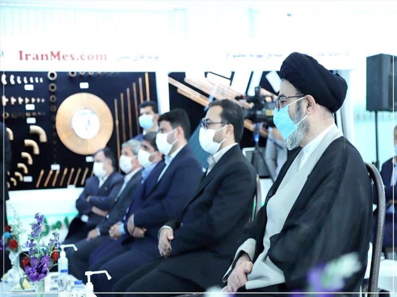رونمایی از تندیس پدر صنعت آذربایجان در سیزدهمین جشنواره کارآفرینان برتر آذربایجان شرقی