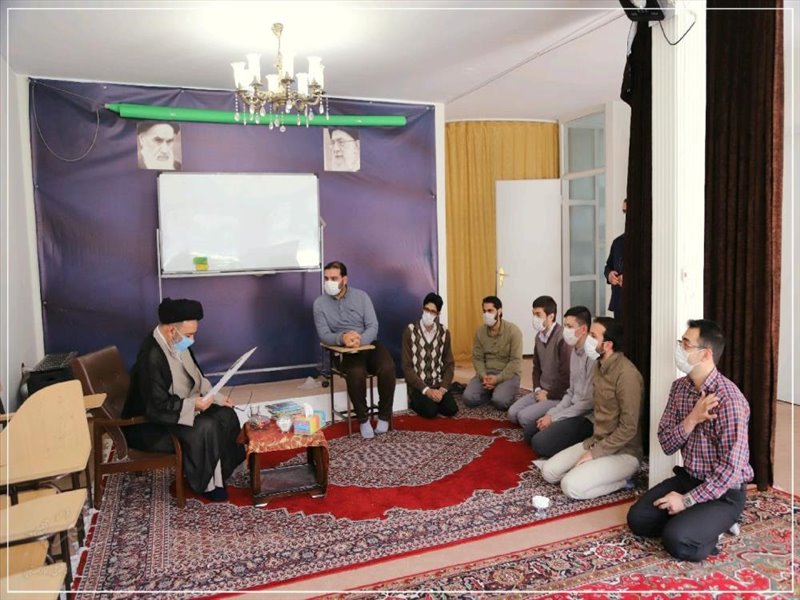 بازدید نماینده ولی فقیه از حسینیه هنر و دفتر مطالعات جبهه فرهنگی انقلاب اسلامی