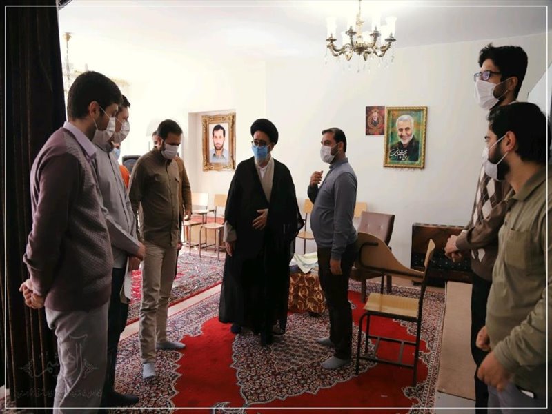 بازدید نماینده ولی فقیه از حسینیه هنر و دفتر مطالعات جبهه فرهنگی انقلاب اسلامی