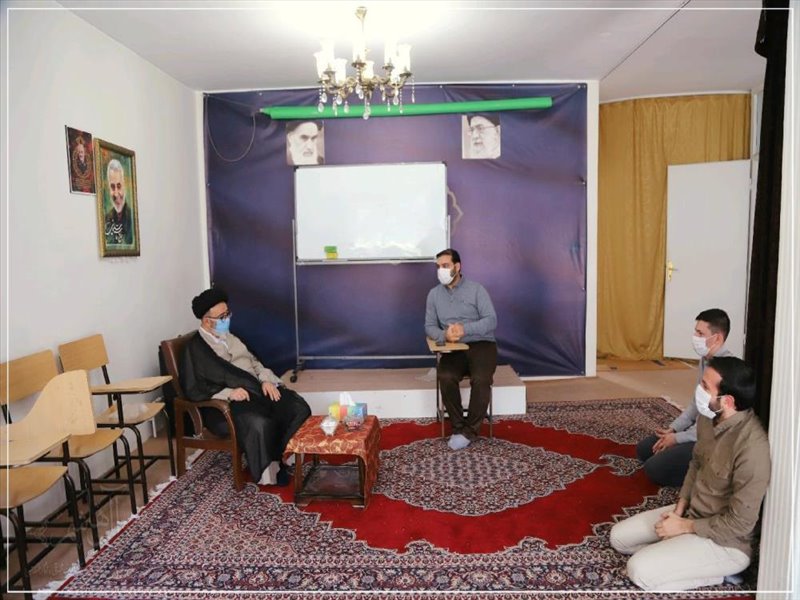 بازدید نماینده ولی فقیه از حسینیه هنر و دفتر مطالعات جبهه فرهنگی انقلاب اسلامی