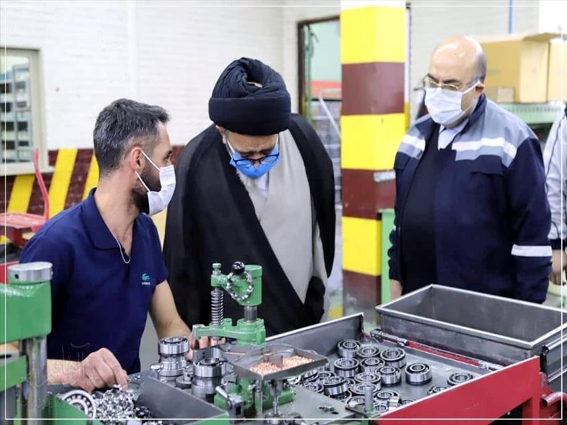 دیدار امام جمعه تبریز با کارکنان و بازدید از کارگاه های شرکت بلبرینگ ایران