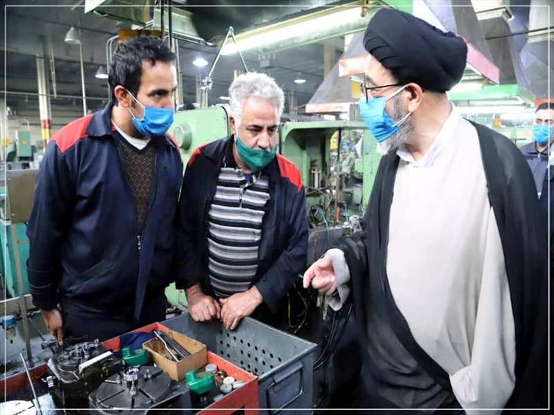 دیدار امام جمعه تبریز با کارکنان و بازدید از کارگاه های شرکت بلبرینگ ایران