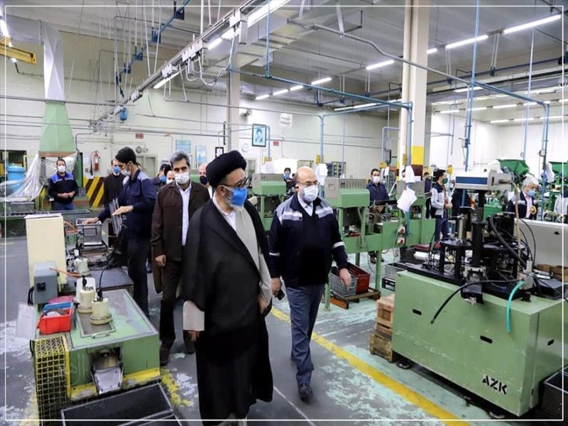 دیدار امام جمعه تبریز با کارکنان و بازدید از کارگاه های شرکت بلبرینگ ایران
