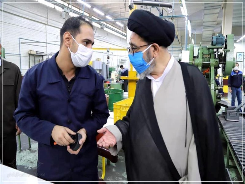 دیدار امام جمعه تبریز با کارکنان و بازدید از کارگاه های شرکت بلبرینگ ایران