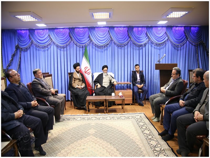 دیدار مدیران صنایع در شهرک سرمایه گذاری خارجی با نماینده ولی فقیه در استان
