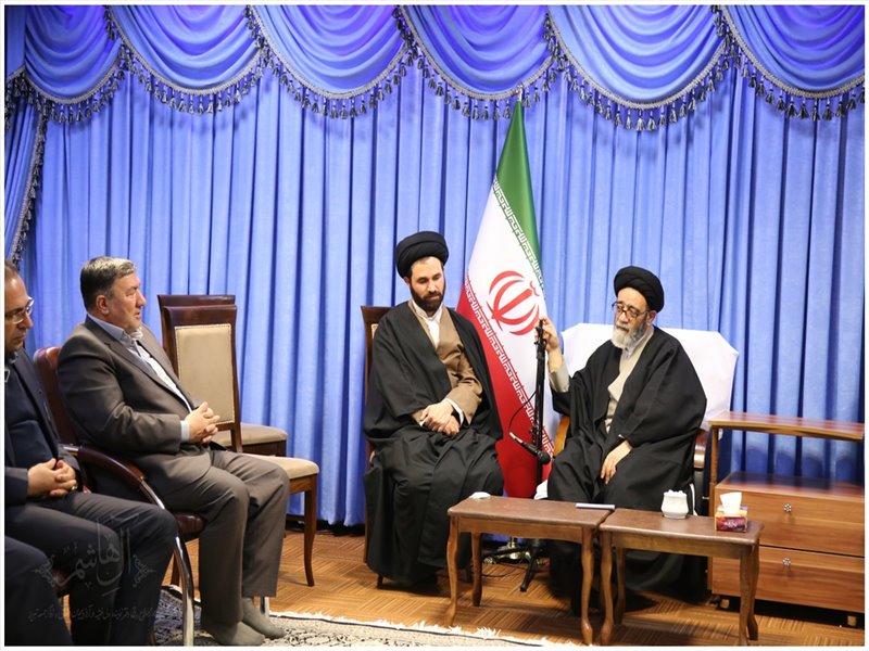 دیدار مدیران صنایع در شهرک سرمایه گذاری خارجی با نماینده ولی فقیه در استان