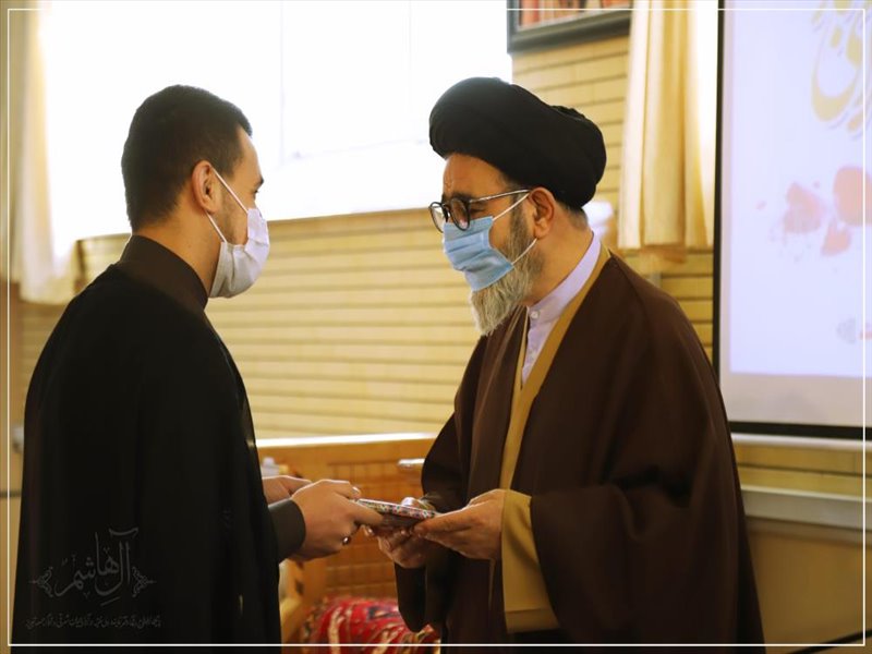 گرامیداشت ایام الله دهه فجر در حوزه علمیه جامعه المصطفی العامیه