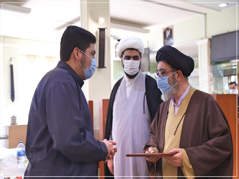 تجلیل از طلاب و اساتید برتر مدرسه علمیه امیرالمومنین تبریز