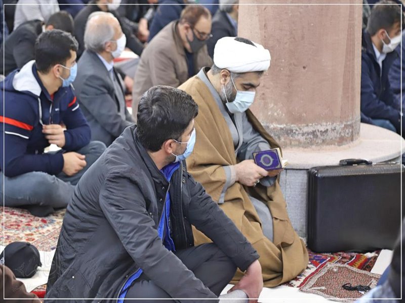 حضور جمعی از فرماندهان نهاجا در نماز جماعت مسجد کریم خان