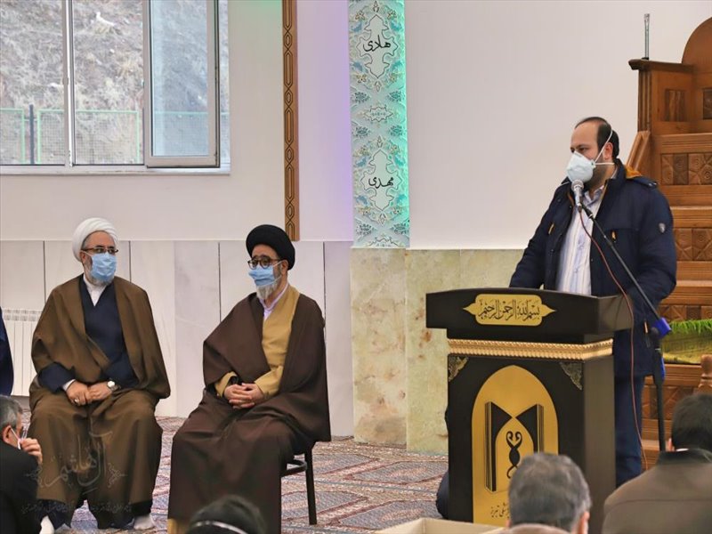 مراسم اهدای بسته های کمک معیشتی توسط گروه های جهادی دانشگاه علوم پزشکی تبریز