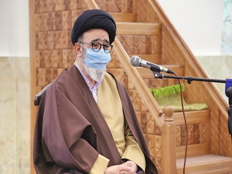 مراسم اهدای بسته های کمک معیشتی توسط گروه های جهادی دانشگاه علوم پزشکی تبریز