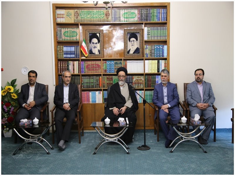 وزیر فرهنگ و ارشاد اسلامی با امام جمعه تبریز دیدار کرد