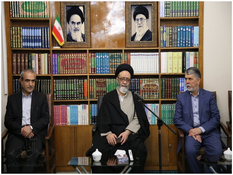 وزیر فرهنگ و ارشاد اسلامی با امام جمعه تبریز دیدار کرد
